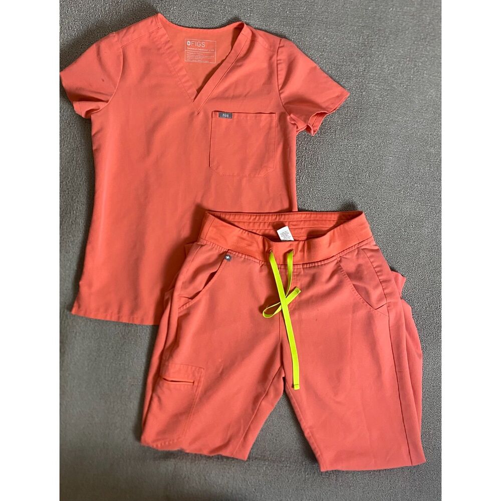 Flawed FIGS Jogger Scrub Set